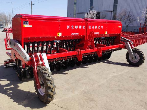 2BXF-28 小麥?zhǔn)┓什シN機(jī)